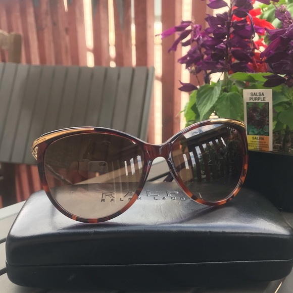 Ralph Lauren Sunglasses - Picture 7 of 8